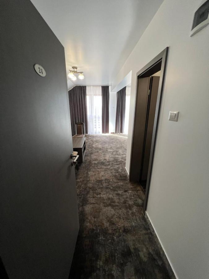 Motel Infinit Târgu Jiu Exteriér fotografie
