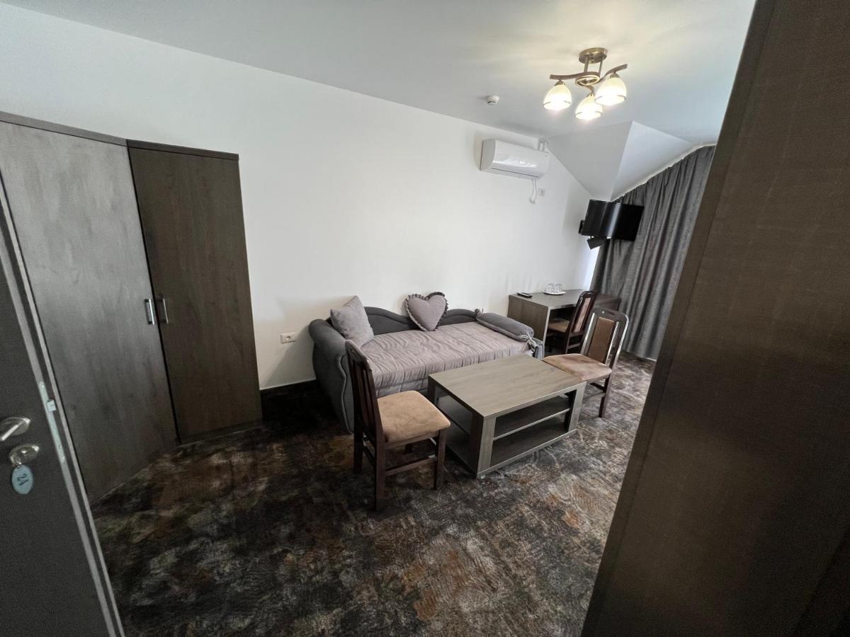 Motel Infinit Târgu Jiu Exteriér fotografie
