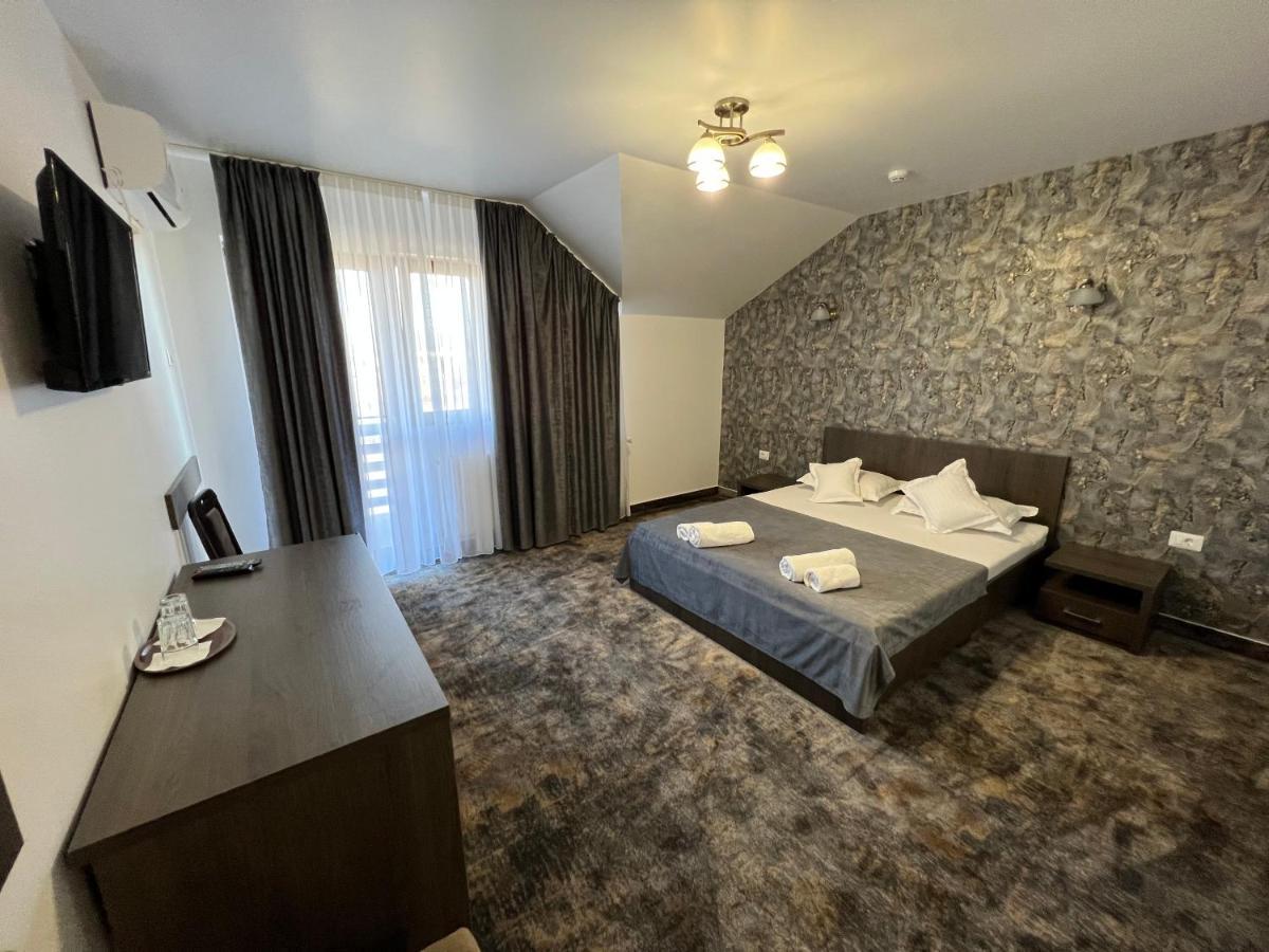 Motel Infinit Târgu Jiu Exteriér fotografie