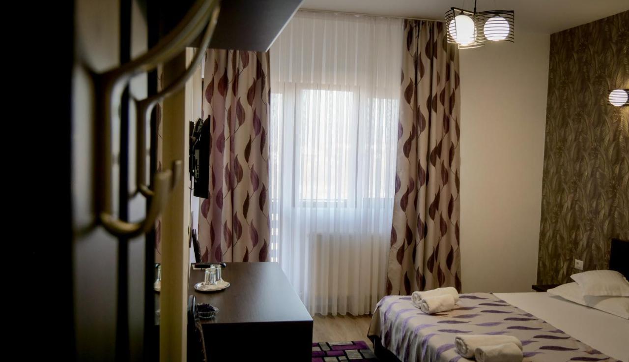 Motel Infinit Târgu Jiu Exteriér fotografie