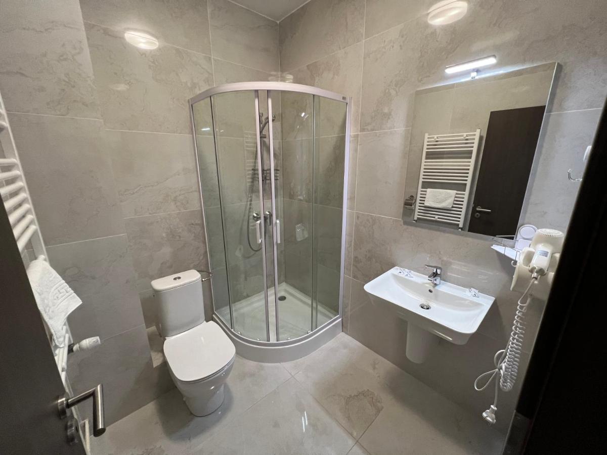 Motel Infinit Târgu Jiu Exteriér fotografie