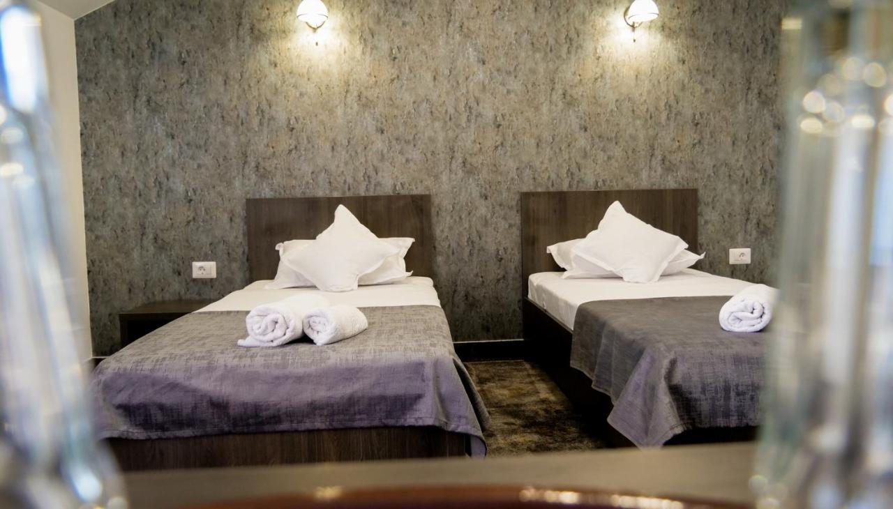 Motel Infinit Târgu Jiu Exteriér fotografie