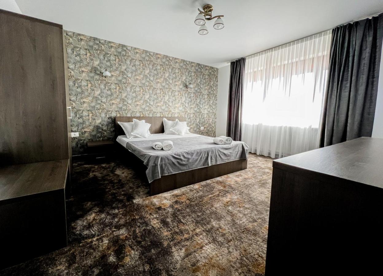 Motel Infinit Târgu Jiu Exteriér fotografie