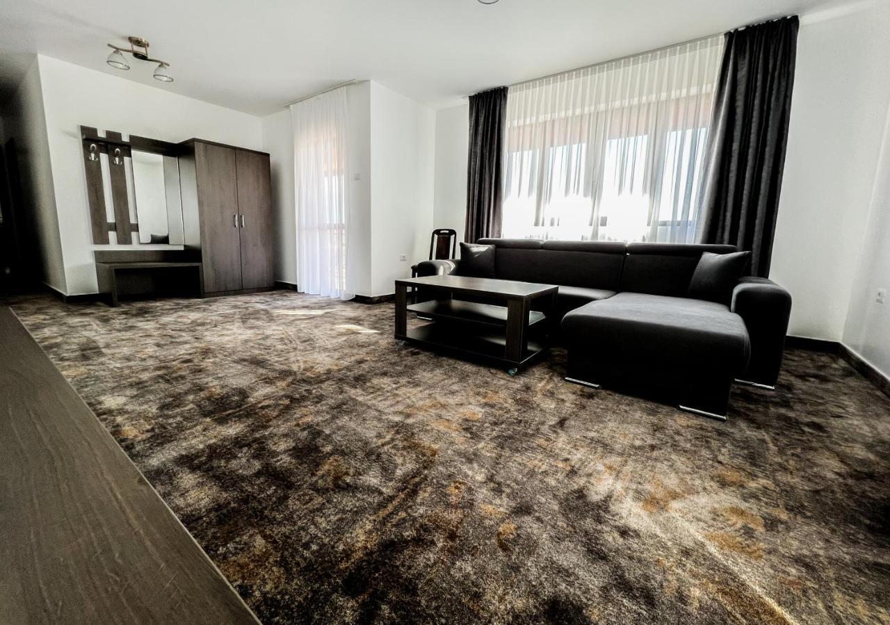Motel Infinit Târgu Jiu Exteriér fotografie
