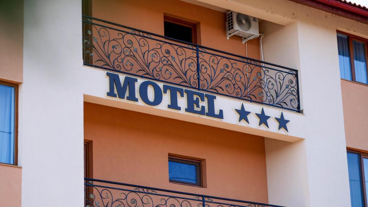 Motel Infinit Târgu Jiu Exteriér fotografie