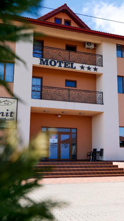 Motel Infinit Târgu Jiu Exteriér fotografie