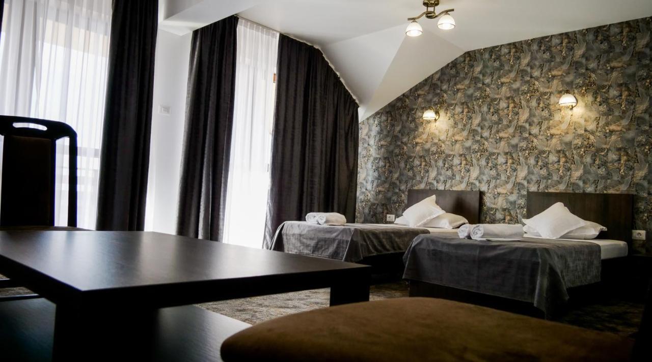 Motel Infinit Târgu Jiu Exteriér fotografie